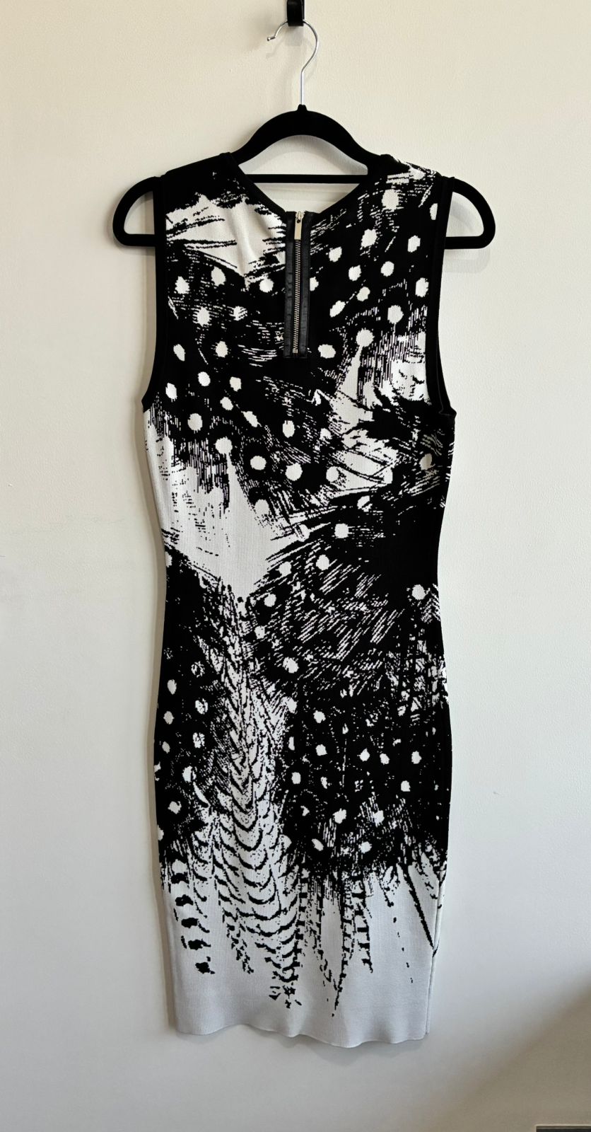 Karen Millen Black & White Abstract Feather Print Knit Bodycon Dress – Size 2