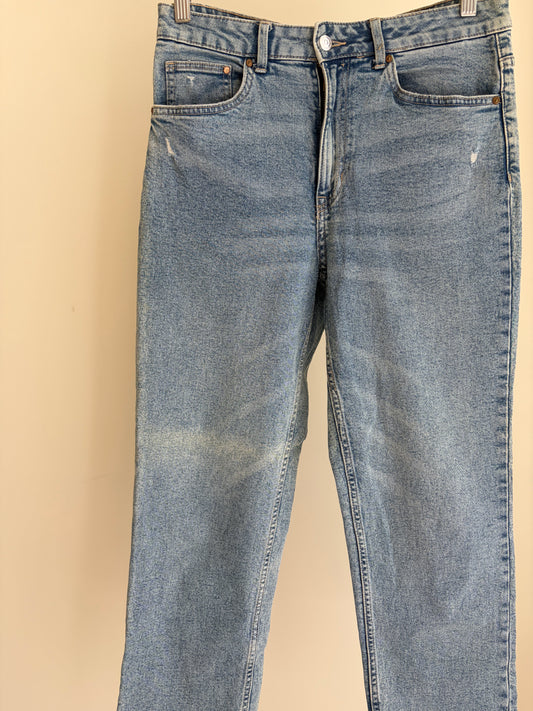 Light Wash Straight Leg Jeans