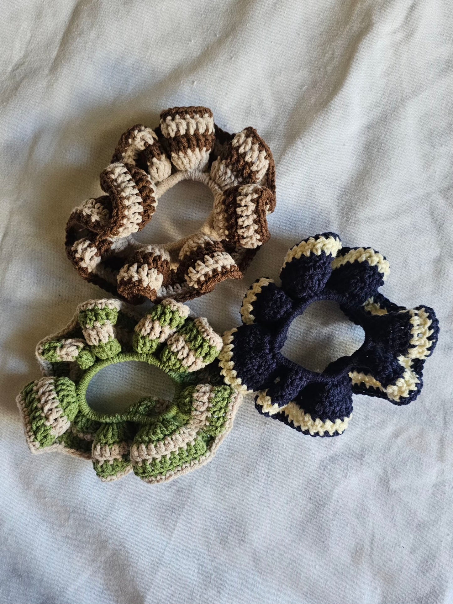 Crochet Bandana (navy blue & white)