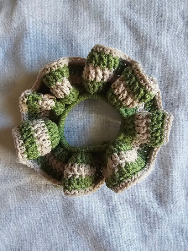 Crochet Scrunchie (Matcha latté)