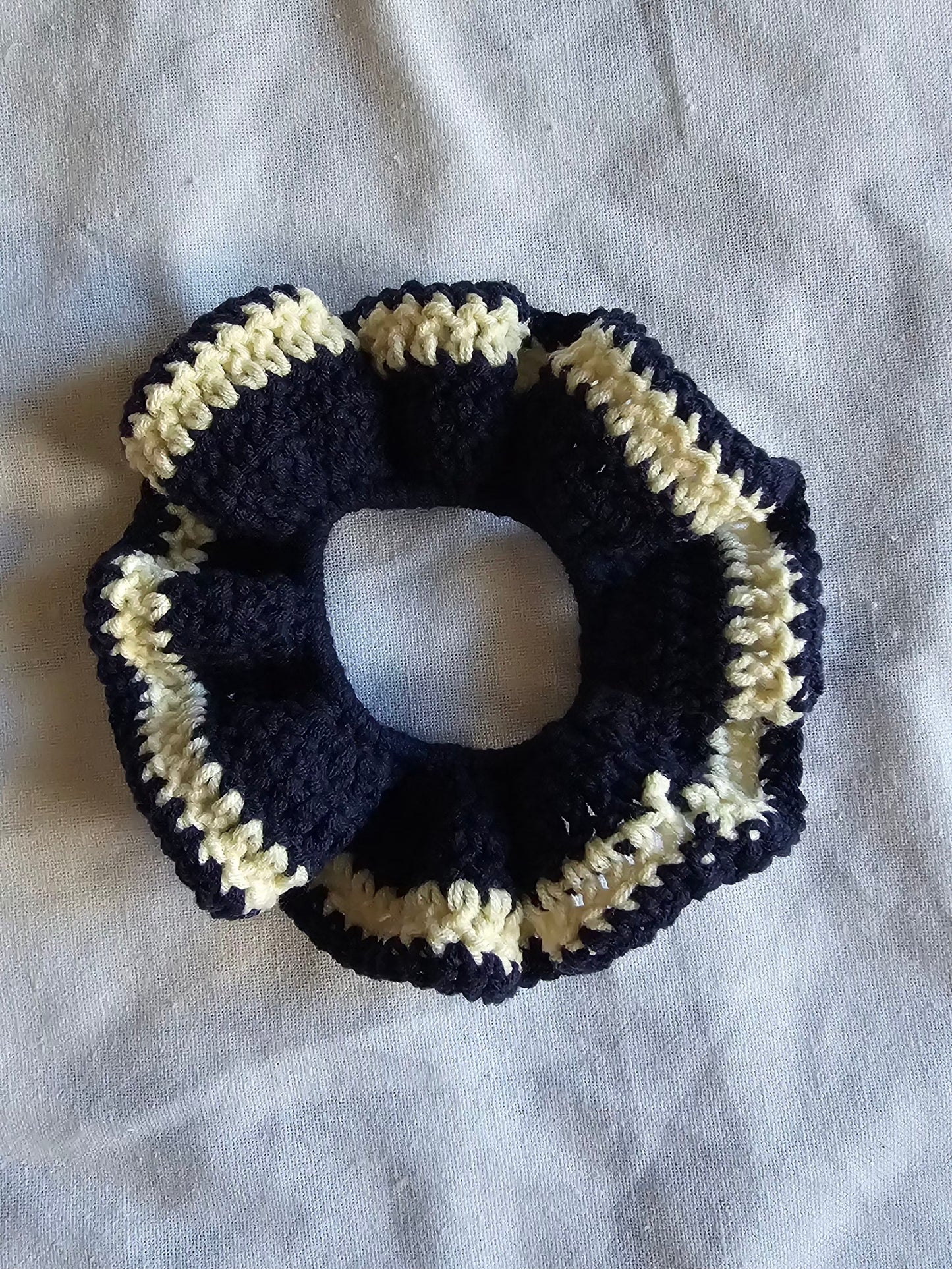 Crochet Bandana (navy blue & white)