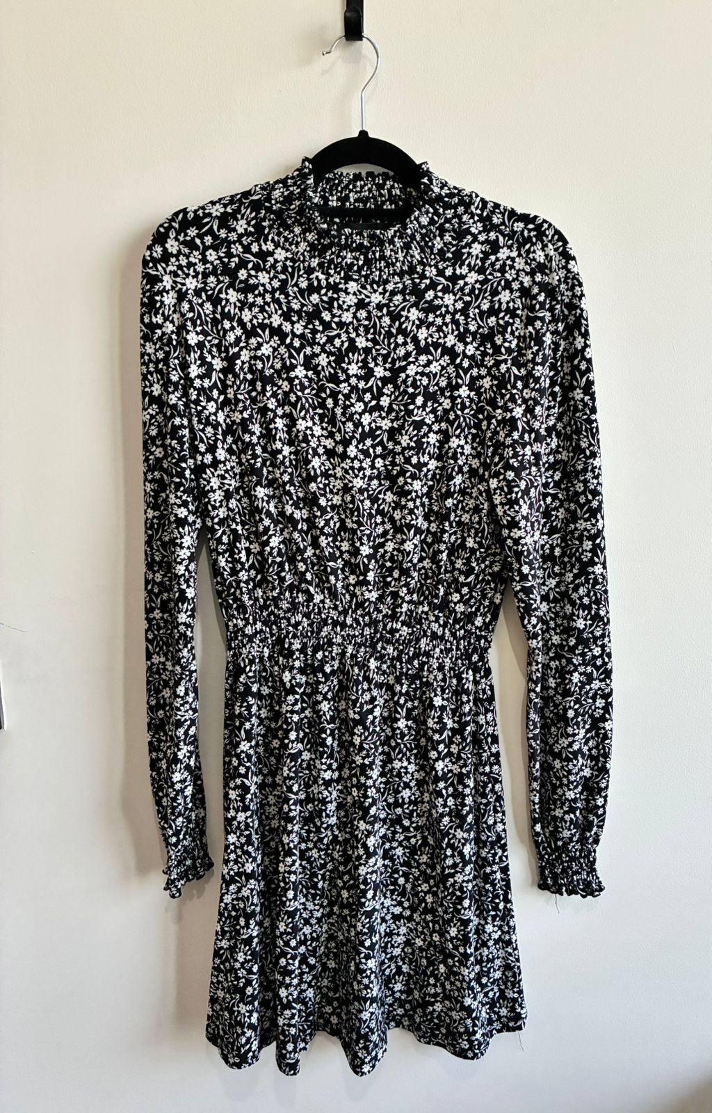 New Look Black Ditsy Floral Long Sleeve Mini Dress – UK 10