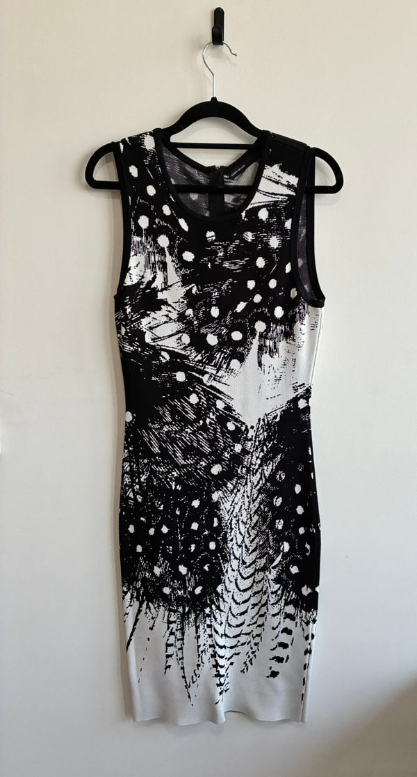 Karen Millen Black & White Abstract Feather Print Knit Bodycon Dress – Size 2