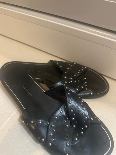 Bershka black slippes