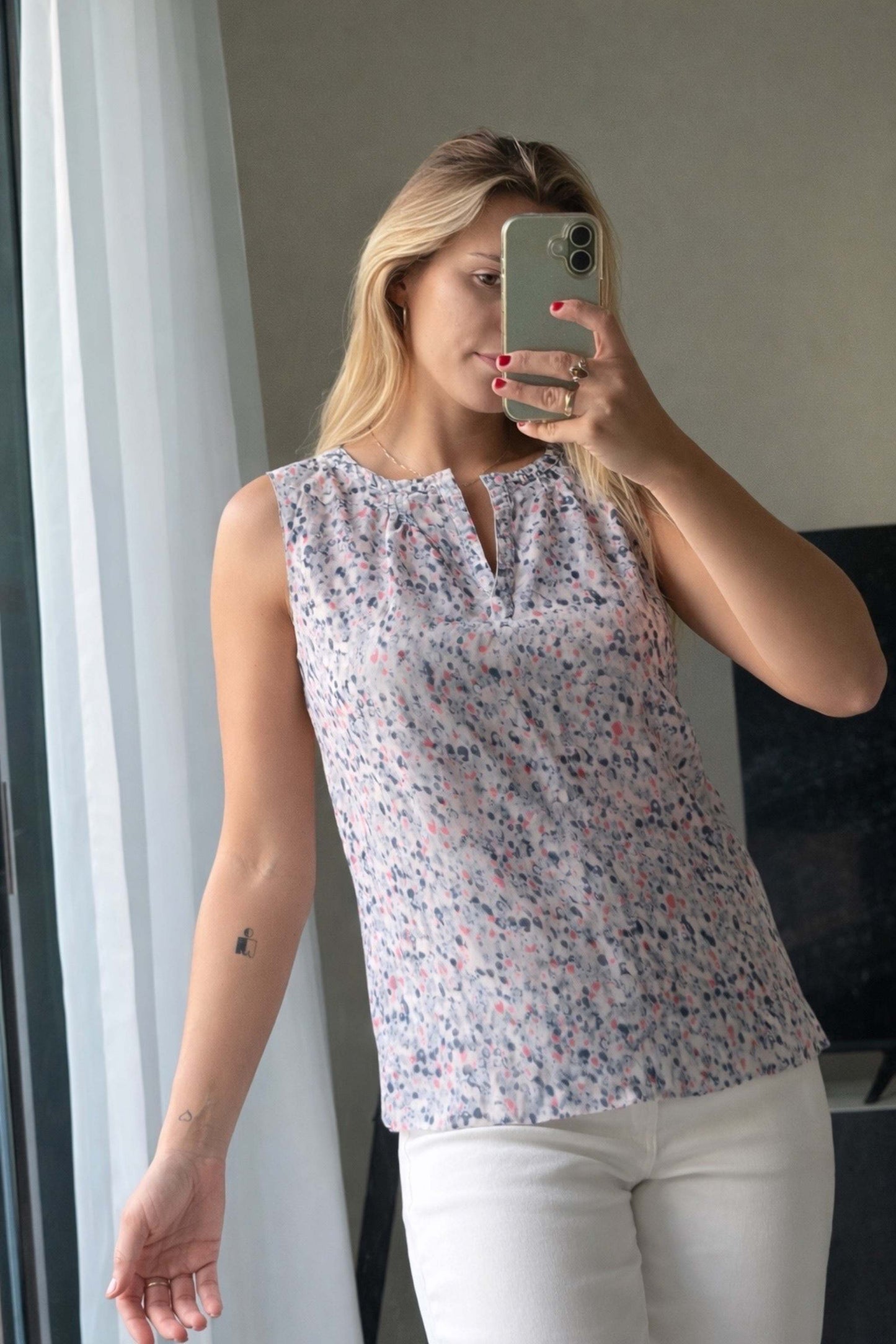 Jigsaw top