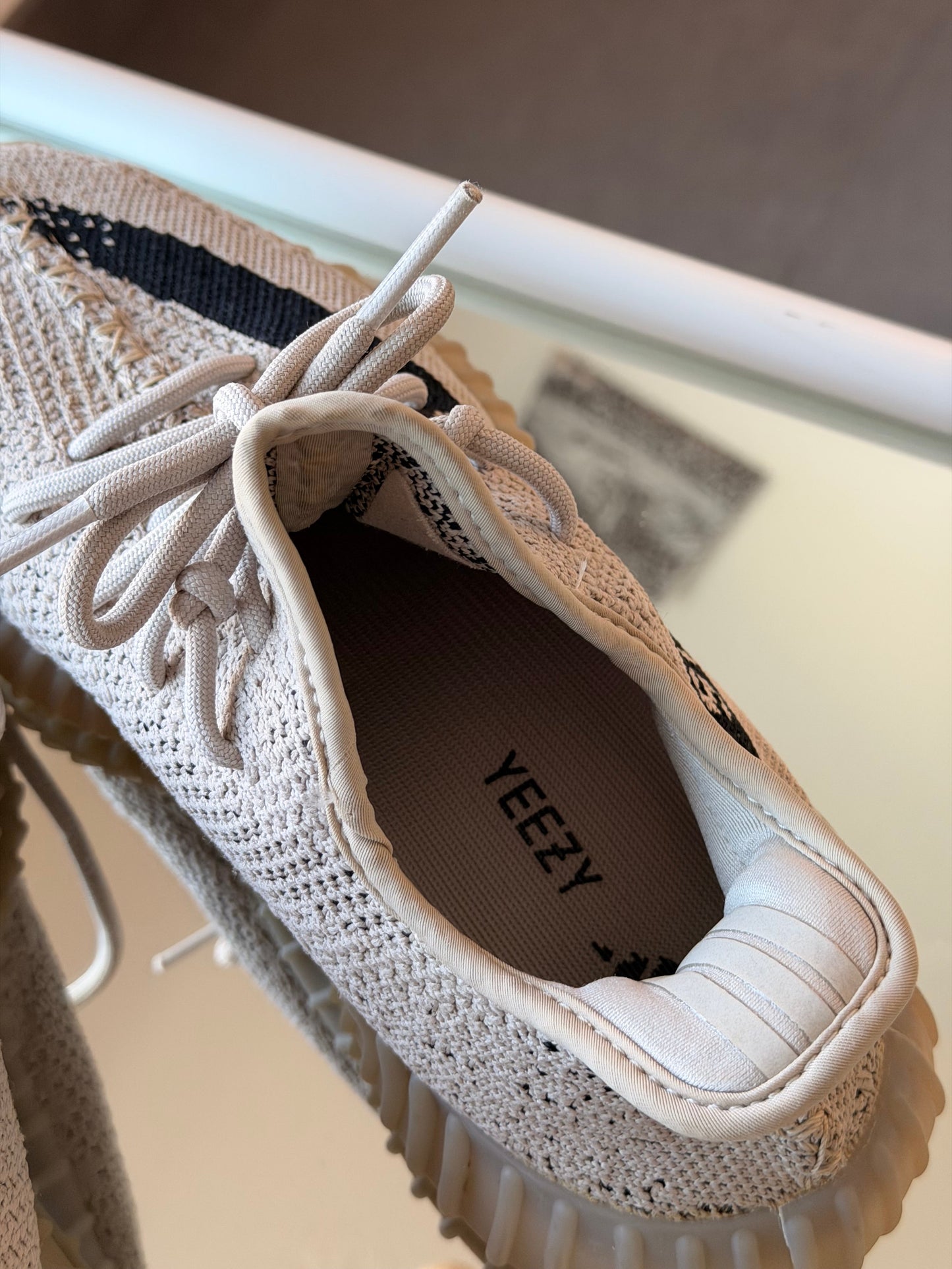 Adidas Yeezy Boost 350 V2 reverse Oreo