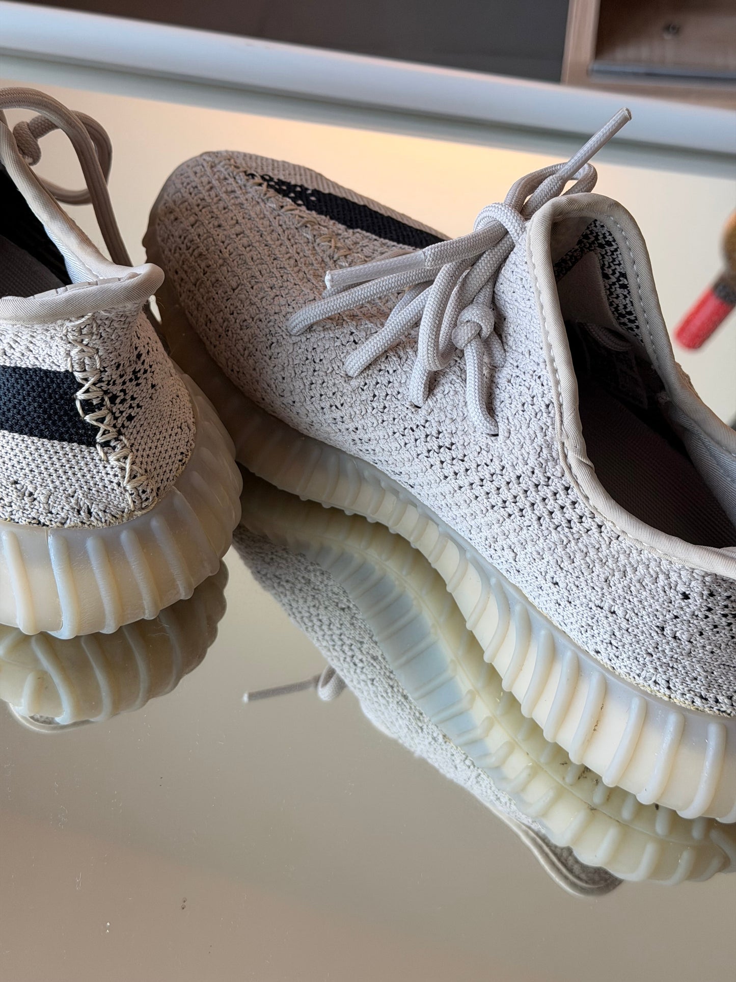 Adidas Yeezy Boost 350 V2 reverse Oreo