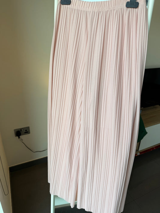 Pink flowy trousers