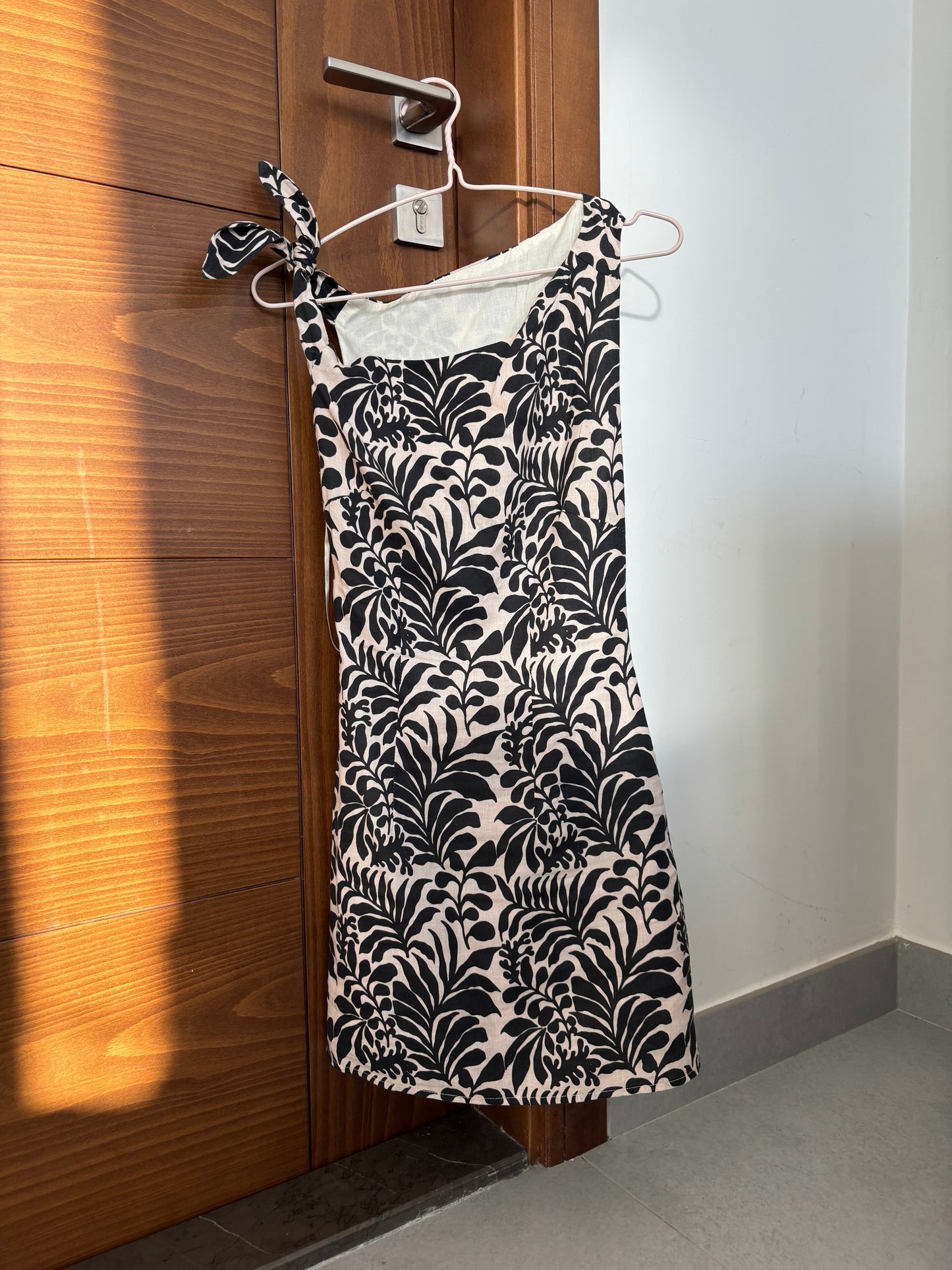 Backless mini dress