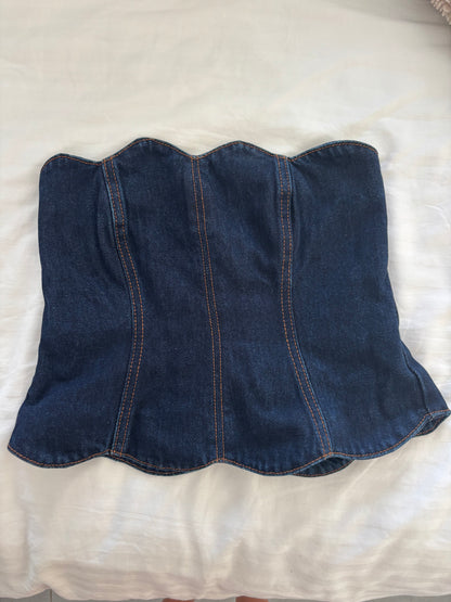Strapless scallop top