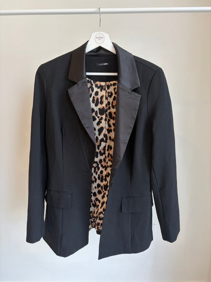 Black Tailored Blazer with Satin Lapel – Fashion Nova