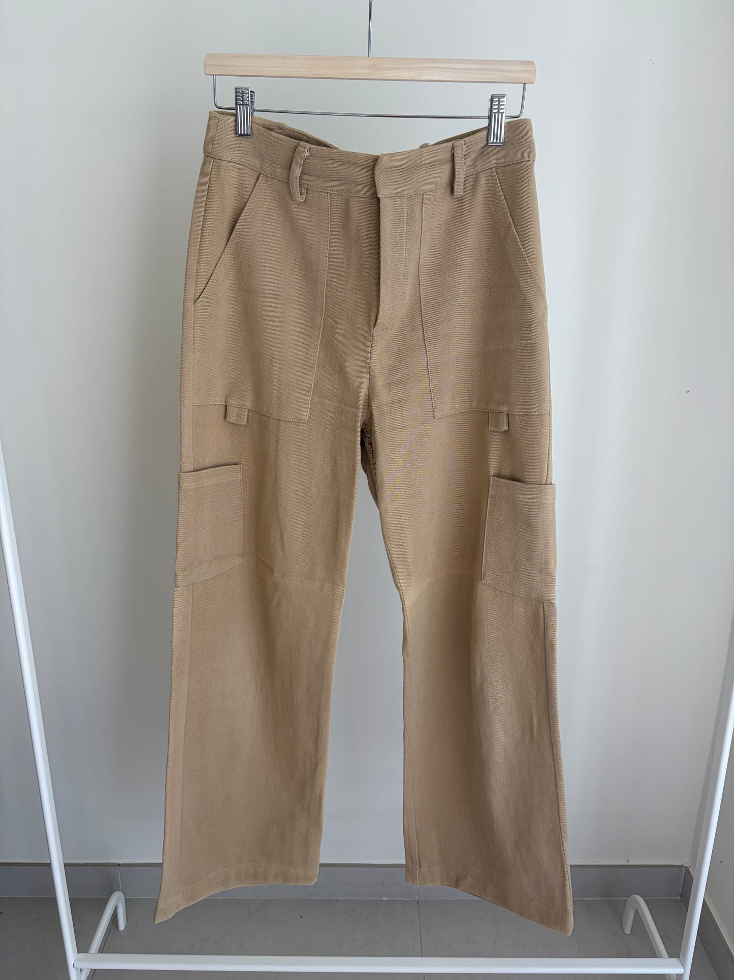 Beige Wide-Leg Cargo Pants – Utility Style