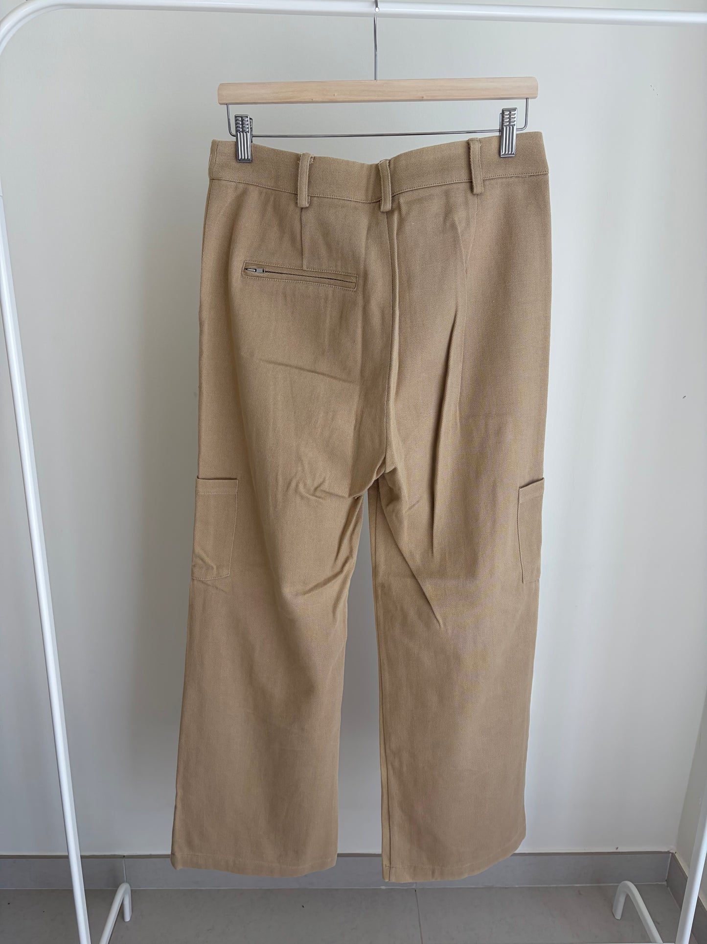 Beige Wide-Leg Cargo Pants – Utility Style