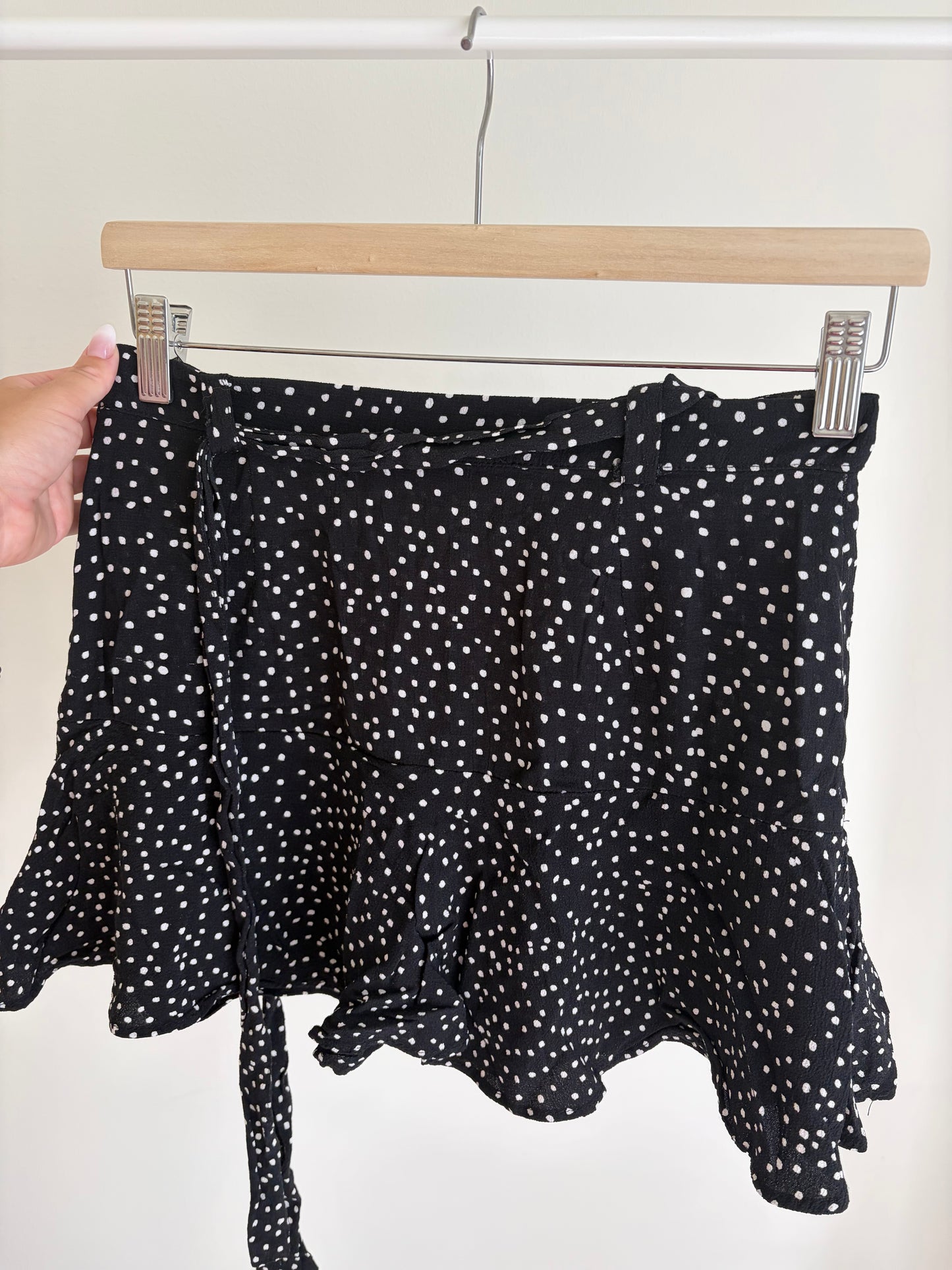 Black Polka Dot Wrap Skort – Zara