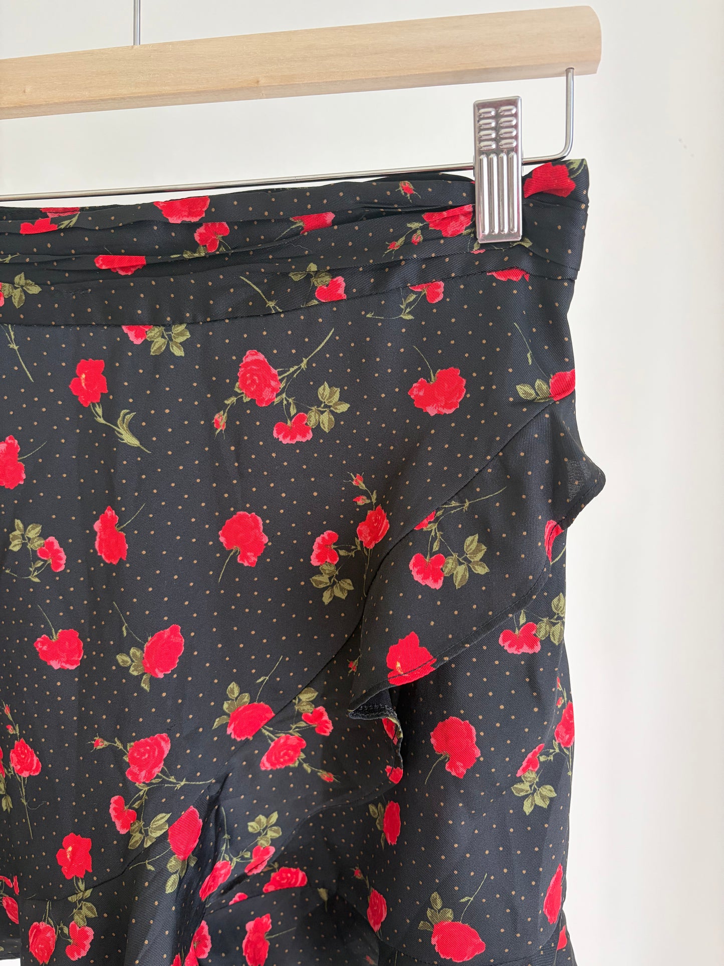 Zara Black Floral Ruffle Skort – Red Rose Print