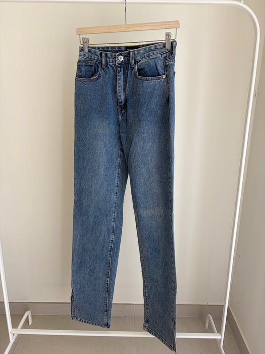 Blue Denim Jeans – Straight Fit