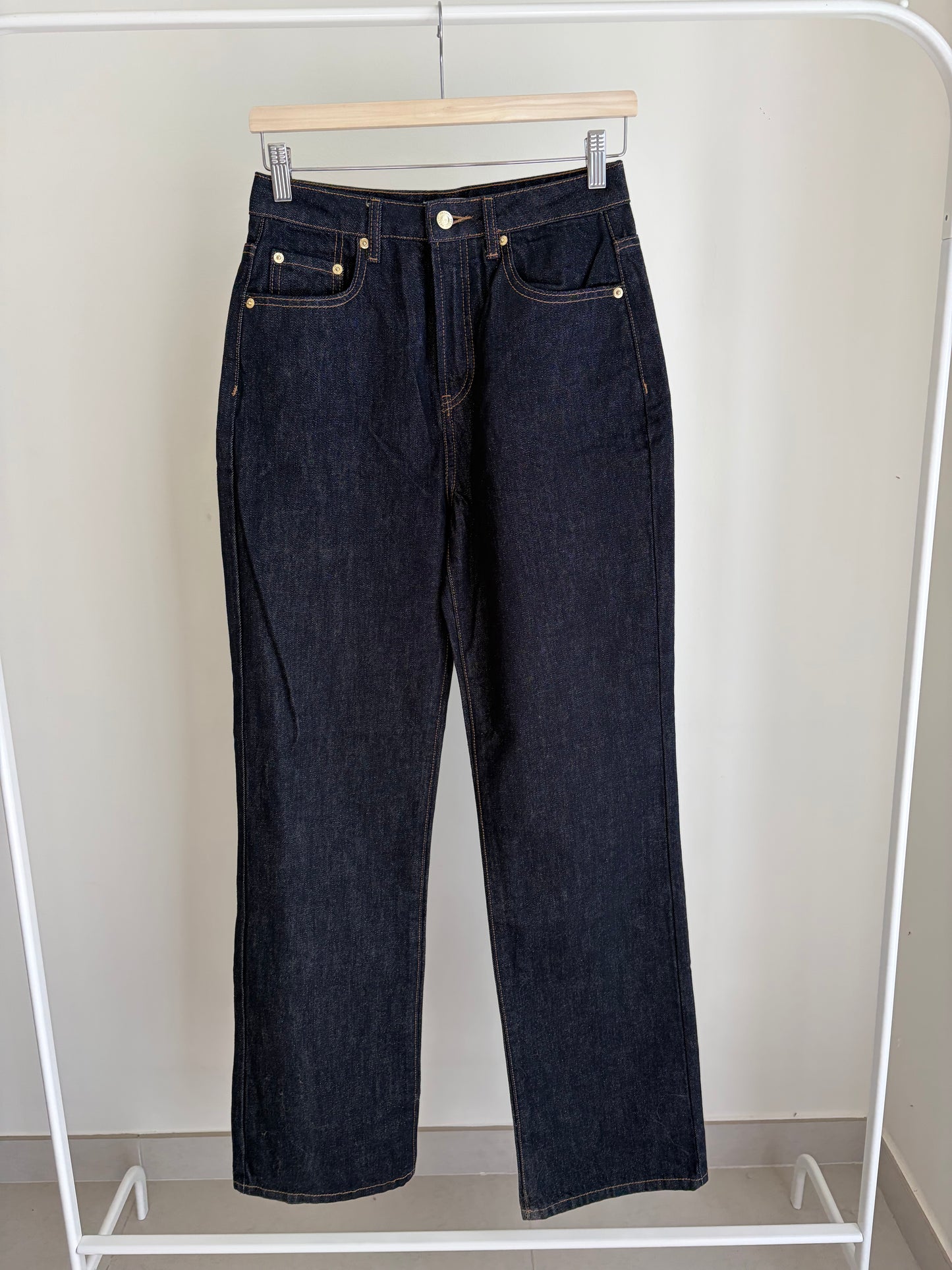 Dark Blue Straight-Leg Jeans – Classic Fit