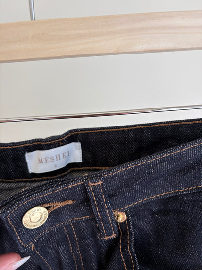 Dark Blue Straight-Leg Jeans – Classic Fit