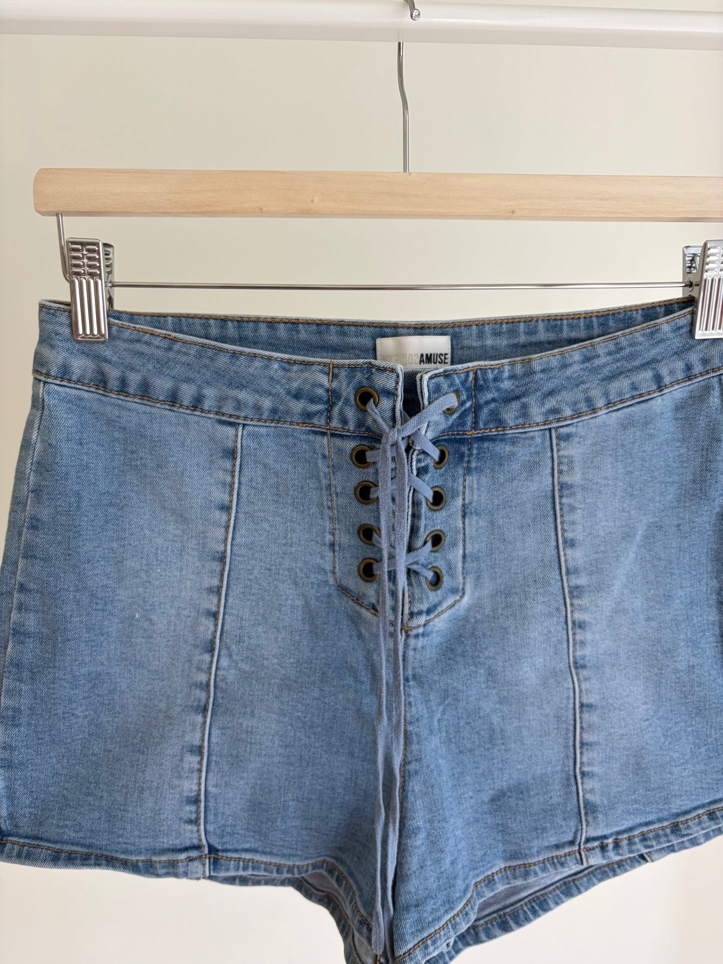 Light-wash denim shorts from Amuse