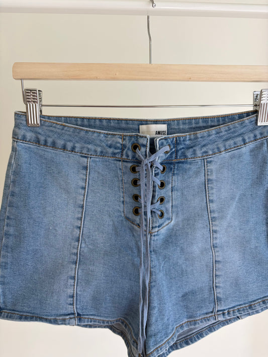 Light-wash denim shorts from Amuse