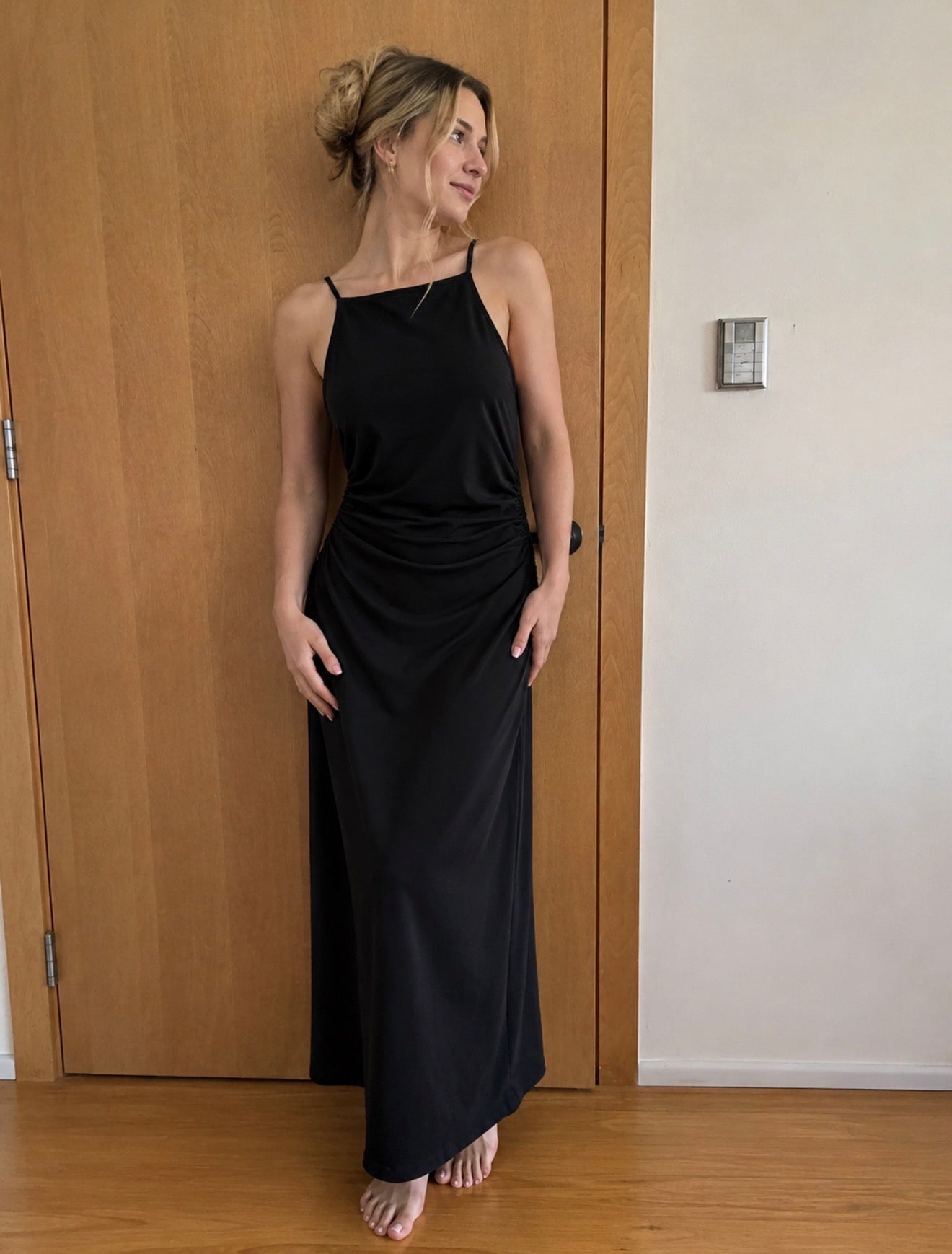 STRADIVARIUS MIDI BLACK DRESS