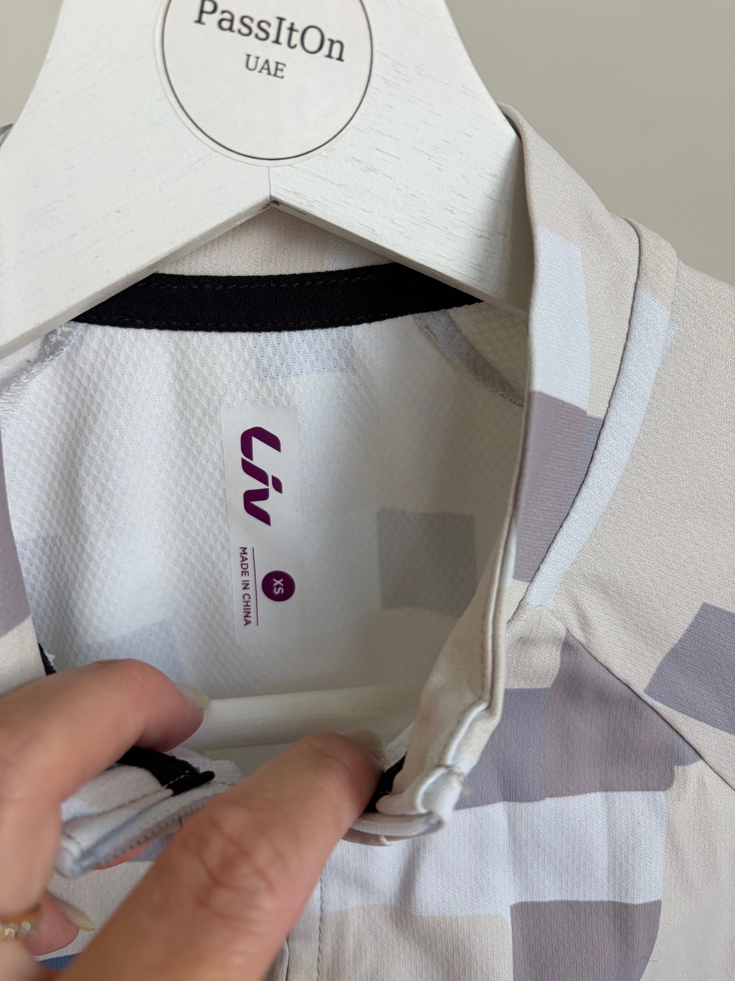 liv cycling jersey