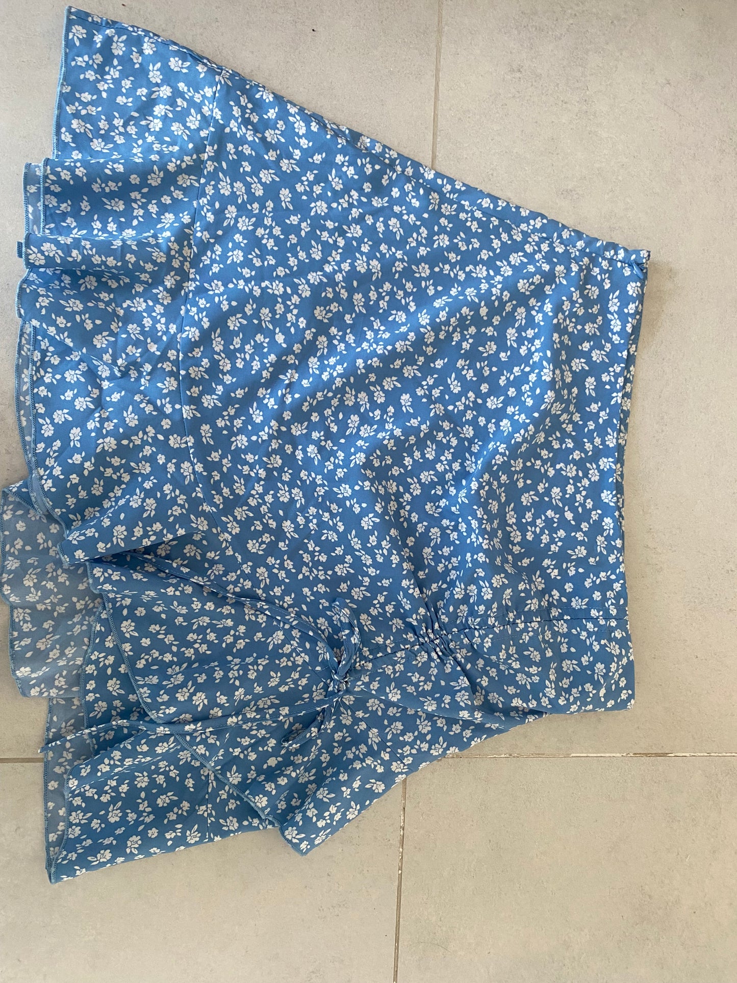 SHEIN Short Blue Flowery Shirt - Medium